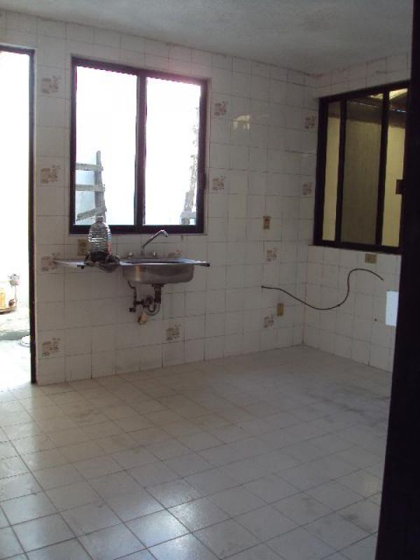 {"esp":"AREA DE COCINA"}