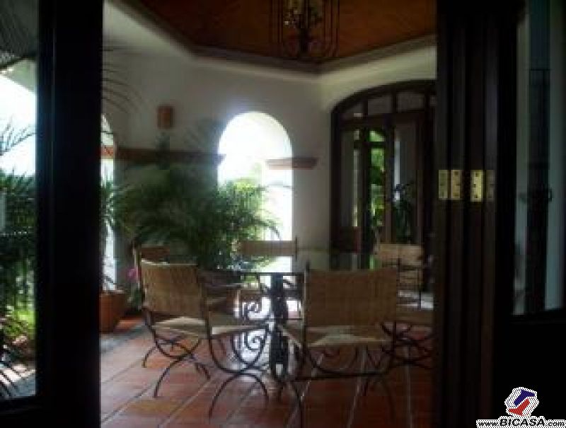 {"esp":"Terraza principal"}
