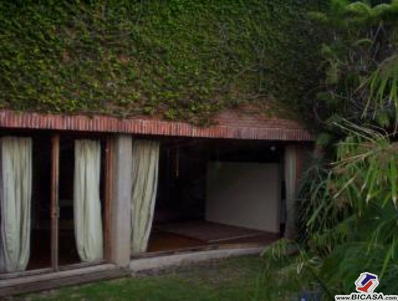 {"esp":"bungalow"}