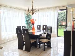 {"esp":"Comedor","ing":""}