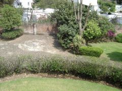 {"esp":"parte del jardin"}